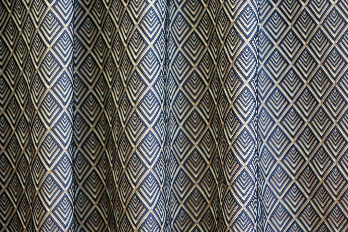 Antonius elegáns mintájú dekor sötétítő függöny