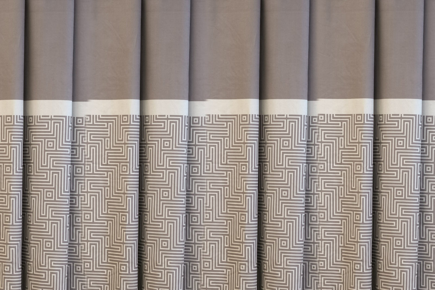 Labirinth vonalas mintás dekor sötétítő függöny