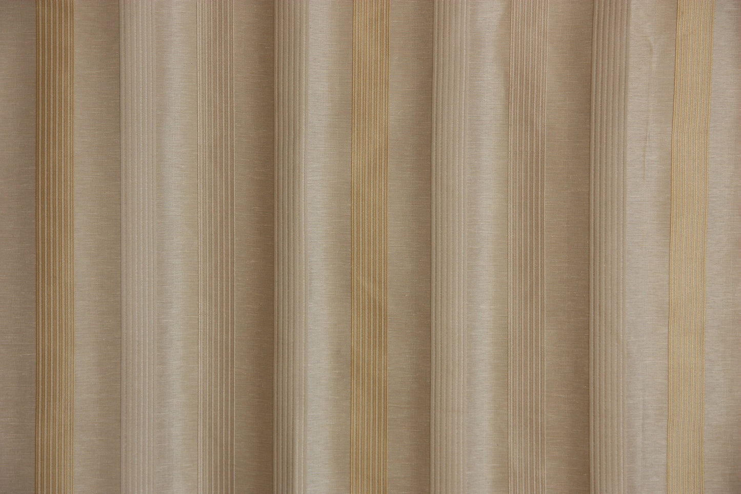 Orabela elegáns csíkos dekor sötéítő függöny