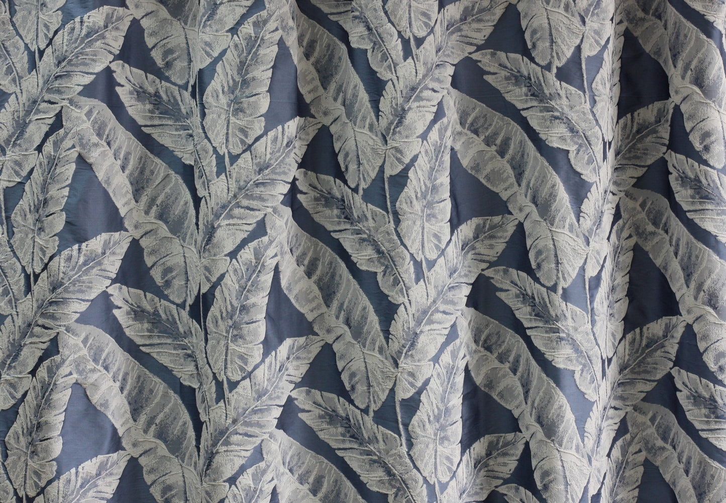 Patricia klasszikus levélmintás dekor sötétítő függöny